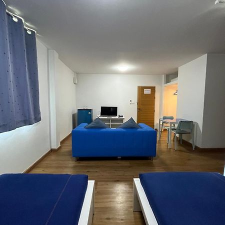 Dao Jaras Fah Hometel ดาวจรัสฟ้าโฮมเทล Bangkok Extérieur photo