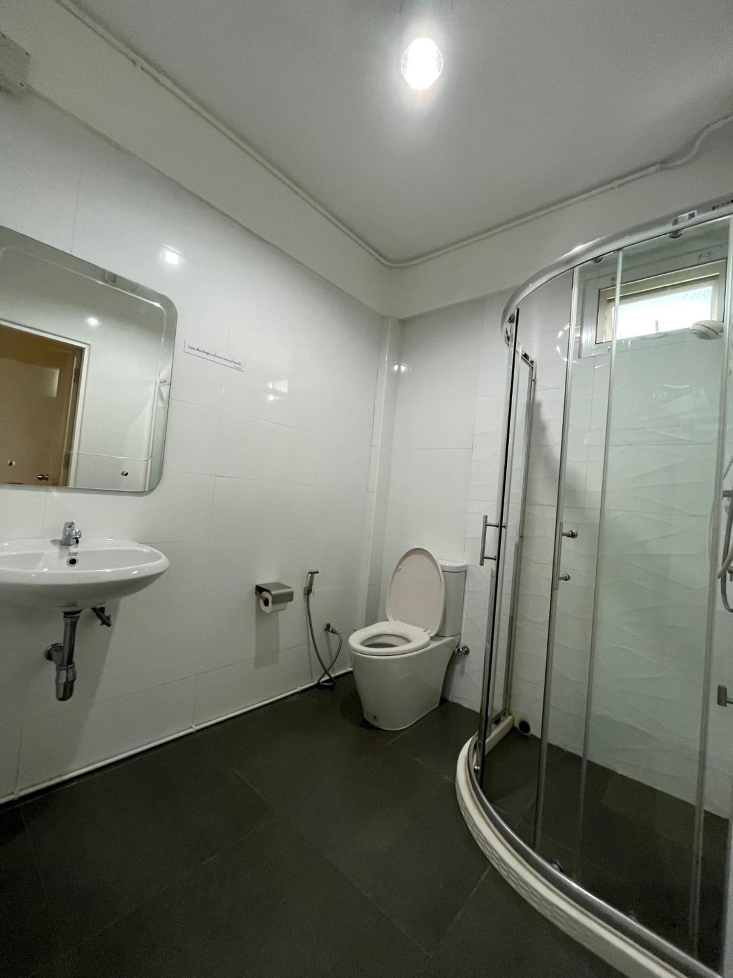 Dao Jaras Fah Hometel ดาวจรัสฟ้าโฮมเทล Bangkok Extérieur photo
